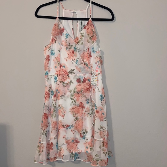 Juniors Dress. Almost Famous. Medium. Never worn - Picture 1 of 7
